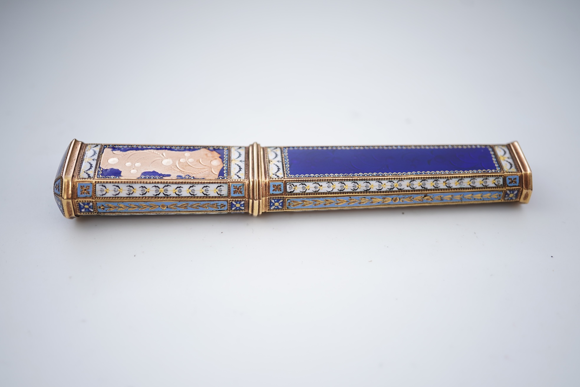 A gold and enamel etui case, probably Swiss, late 18th-19th century